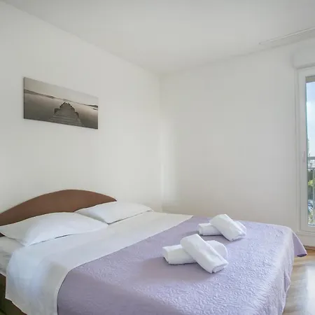 Three Bedroom Near Beach Znjan Apartman *