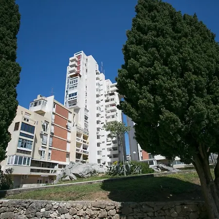 Three Bedroom Near Beach Znjan 아파트 스플리트