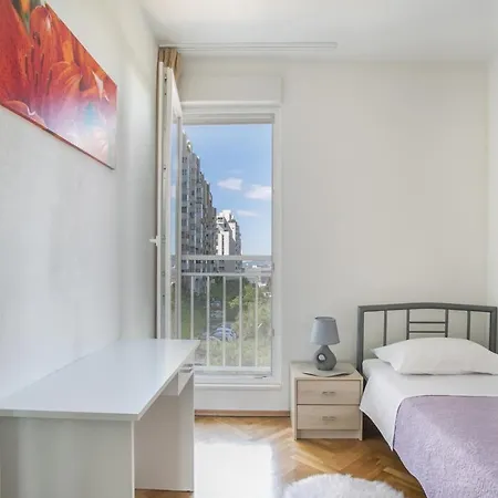 Three Bedroom Near Beach Znjan *